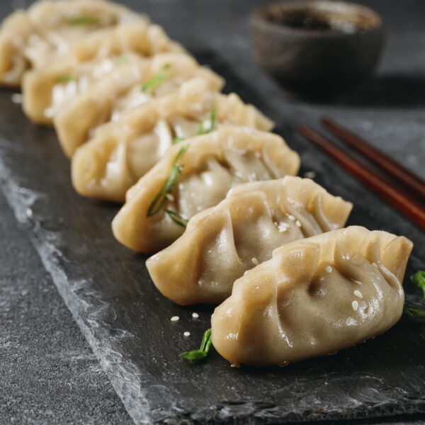 Gyoza con salsa de anguila (4 unidades)