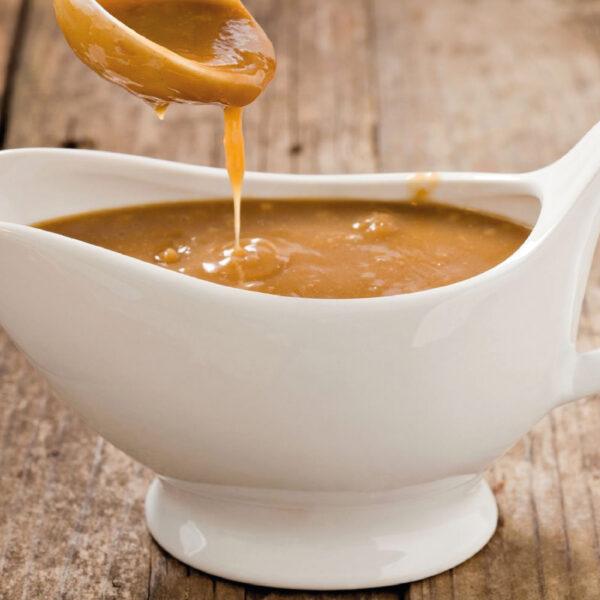 Salsa gravy con hierbas frescas