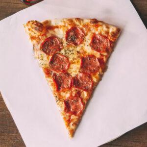 Pizza jamon queso y hongos