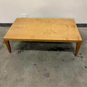 Mesa rectangular de madera