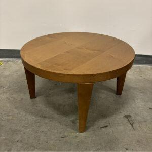 Mesa baja de madera redondo